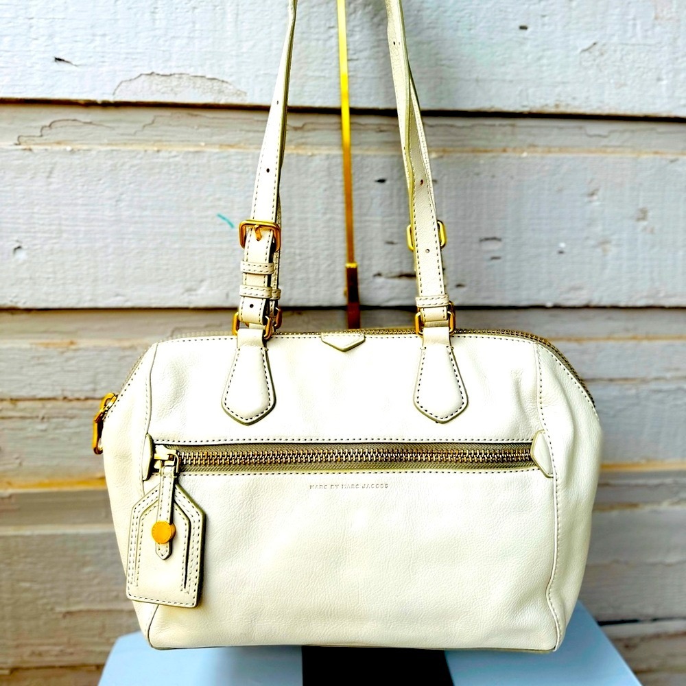 MARC JACOBS White Leather Shoulderbag/ Handbag. EUC❗️
